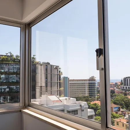 Residential Camacho, By Op Фуншал