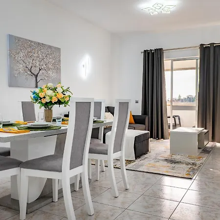 Residential Camacho, By Op * Funchal